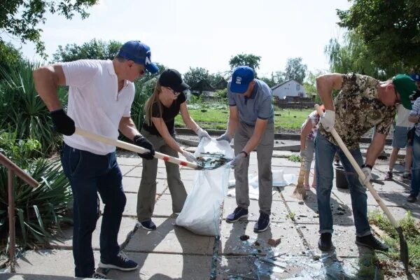 Погода село майские. Майское Джанкойский район. Субботник фото. Субботник в селе. Большой субботник.