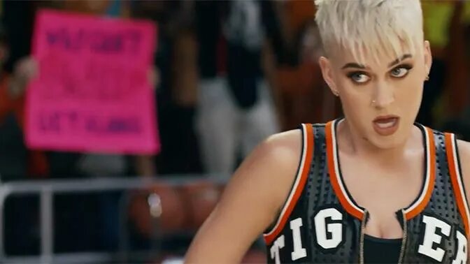 Кэти перри swish swish. Кэти перри клип про баскетбол. Свиш свиш пиш. Свиш свиш пиш. Katy perry swish.