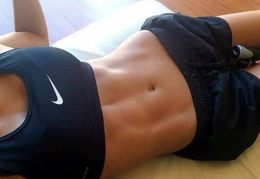 Пресс парня. Вакуум пресс живота для мужчин. Пресс подростка девочки. Пресс без лица. Женский пресс лежа.