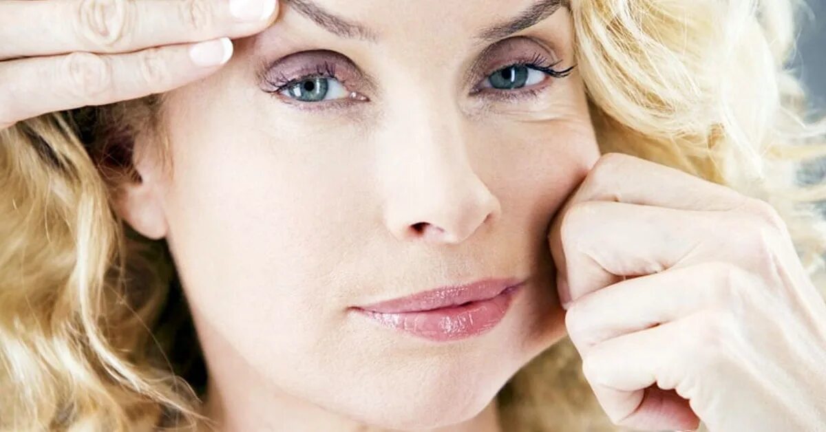 Морщить лоб. Эластичность кожи. Кожа лица. Тургор кожи лица. Упругость кожи.