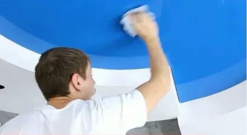 Чем помыть глянцевый потолок на кухне