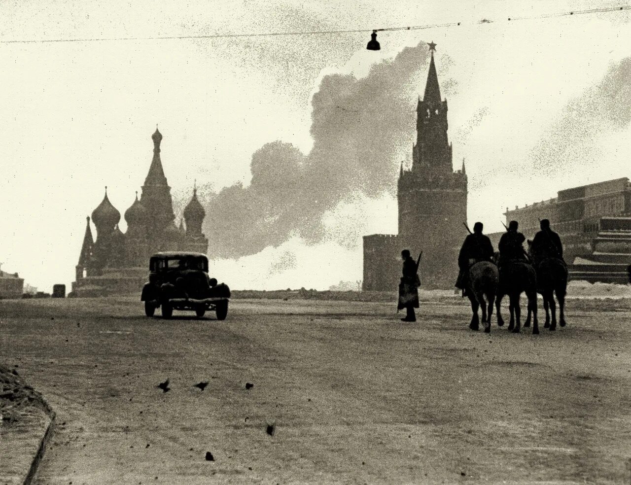 Москва военное время. Кремль Москва 1941. Москва в годы войны 1941-1945.