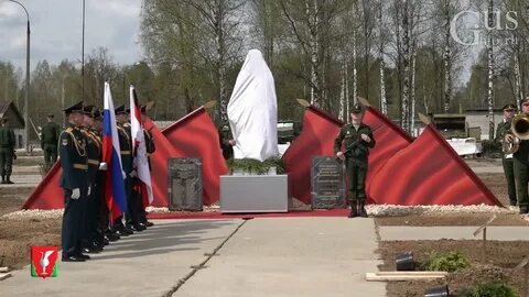 Открытие памятника в поселке