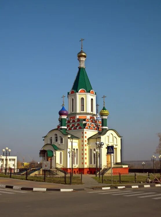Майский белгородская область сегодня. Школа в майском белгород. Храм святителя алексия митрополита московского. Поселок майский белгородская область достопримечательности. Майский (белгородская область).
