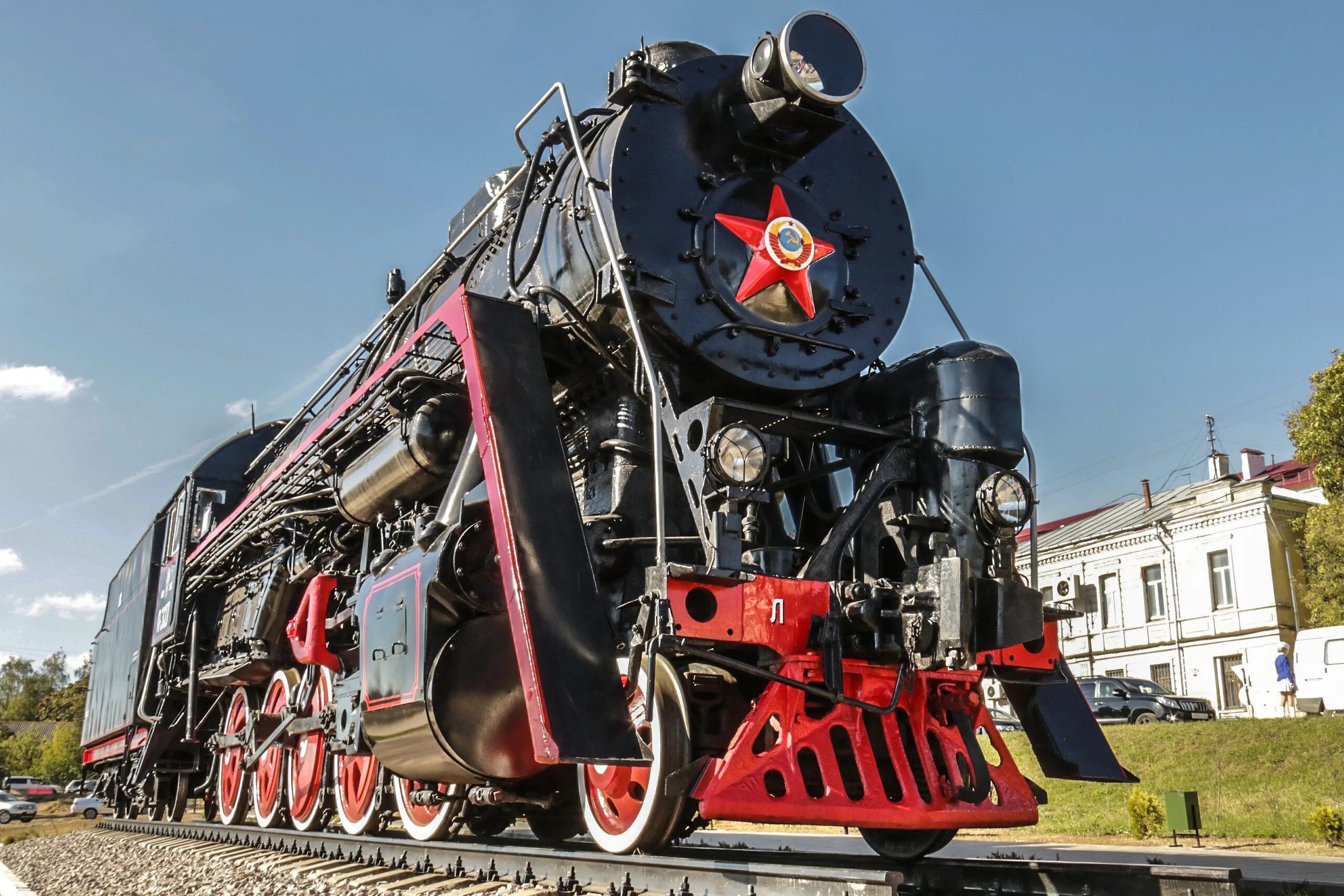 ласточка премиум 2021. поезд 88 смоленск санкт-петербург. смоленск паровоз памятник. работа смоленск ржд. железнодорожный переезд котельники.