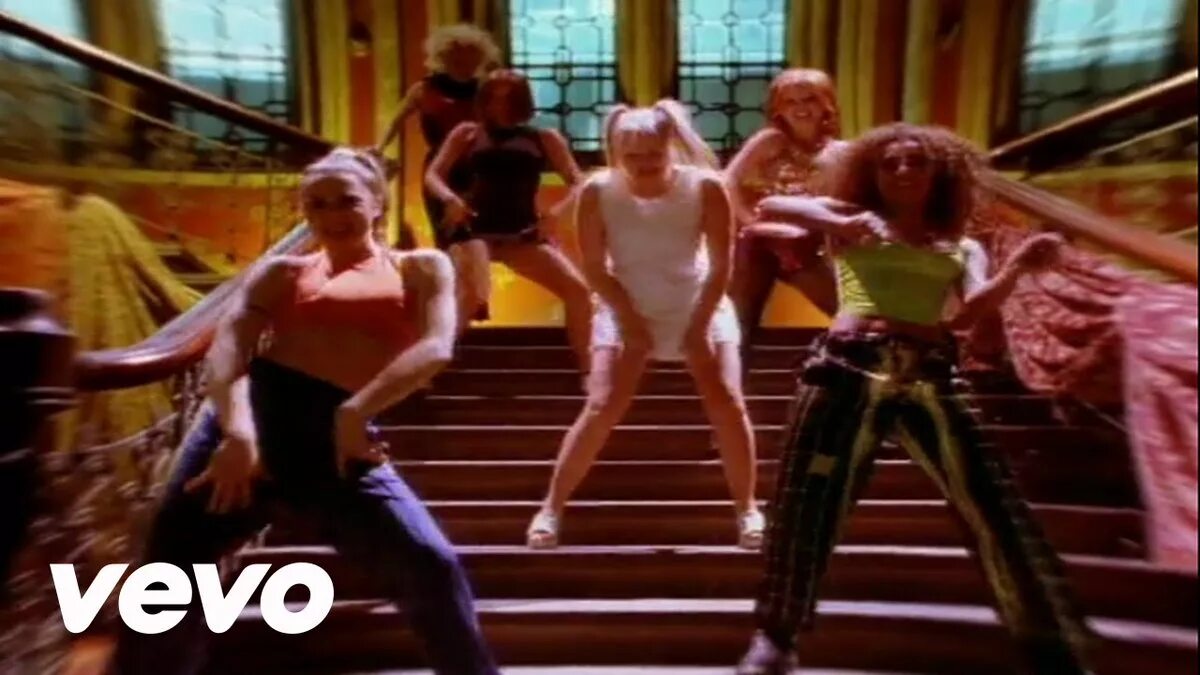 Танцевальный 2000 х годов. Spice girls Wannabe клип. Spice girls Wannabe фото клипа.