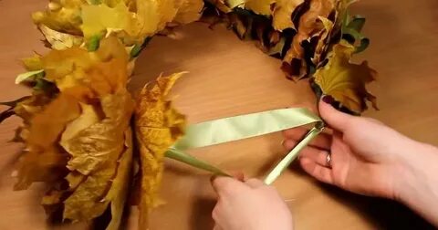 Как сделать венок из осенних листьев
