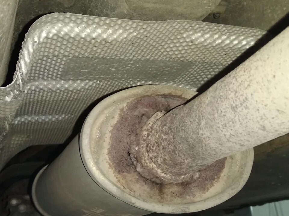 Замена резонатора - Renault Sandero 1G, 1,6 л, 2010 года своими руками DRIVE2