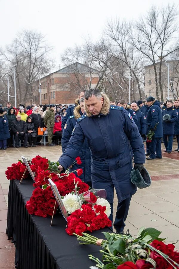 Взрывы в летке энгельс. Прощание в Энгельсе с погибшим.