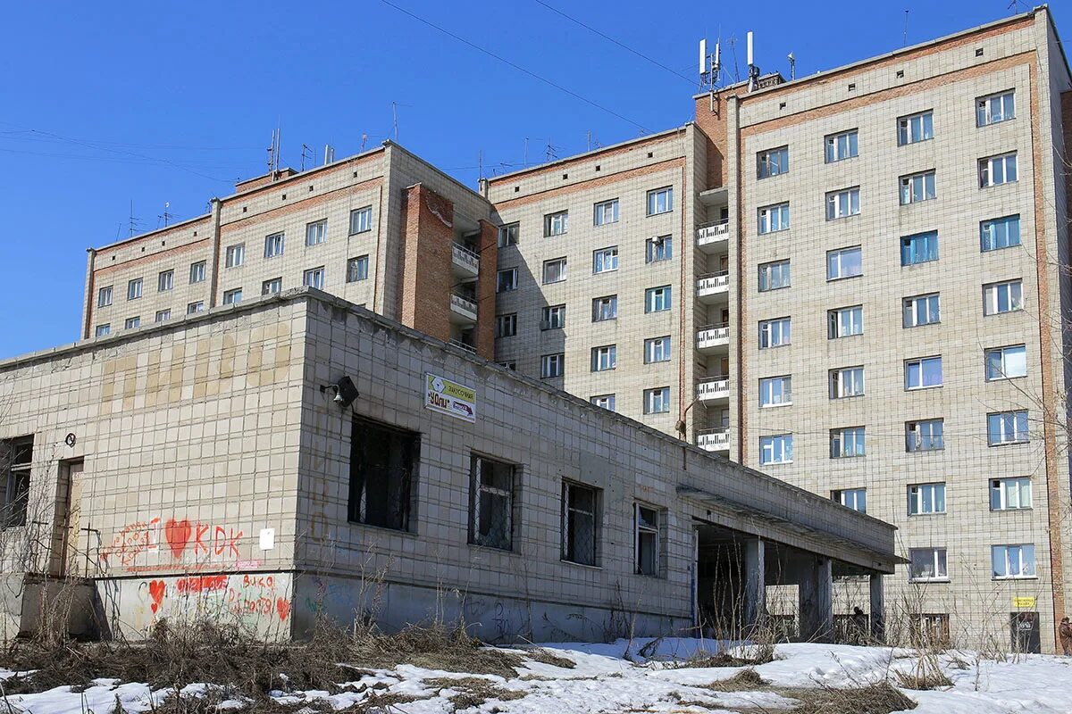 Улица энгельса 14. Энгельса 14 Новосибирск. Заброшенные здания новый Уренгой. Заброшенные здания Горно Алтайска. Здания для гоный.