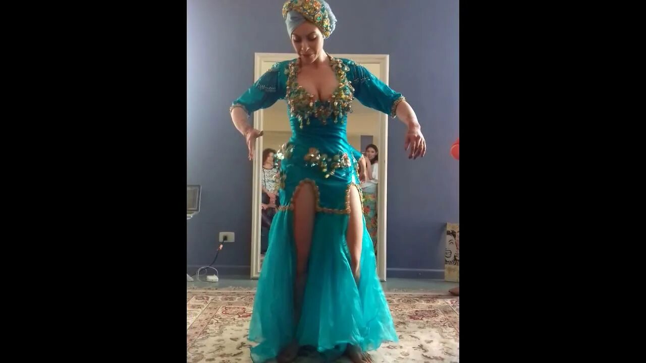 Shik Shak Shok belly Dance. Вариация Эсмеральды фото.