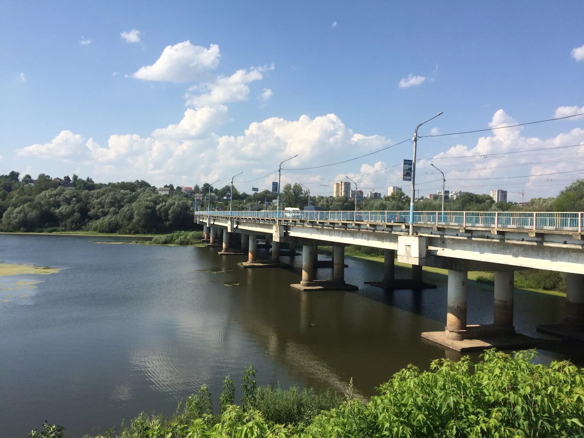 Десна брянск сайт. Десна река Брянск пляж мост. Река Десна мост. Мост через Десну в Брянске. Шестовицкий мост через реку Десна.