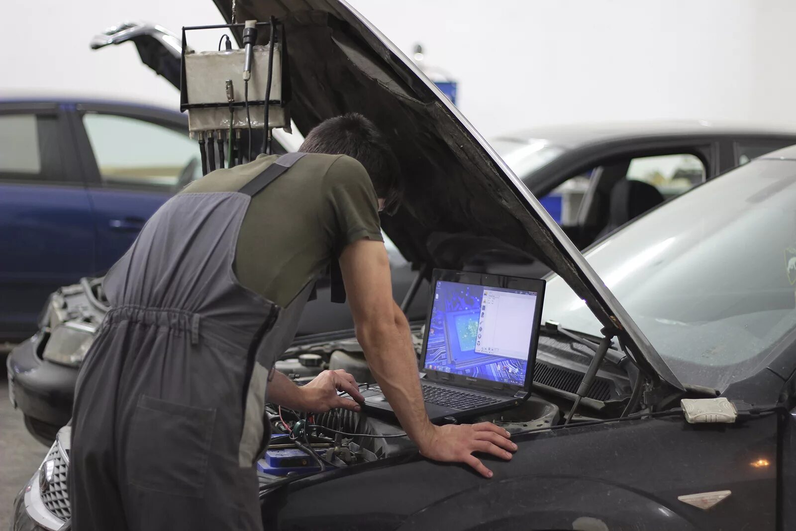Автоэлектрик диагност. Требуется диагност. Автомеханик. Требуется диагност. Техническое обслуживание авто.