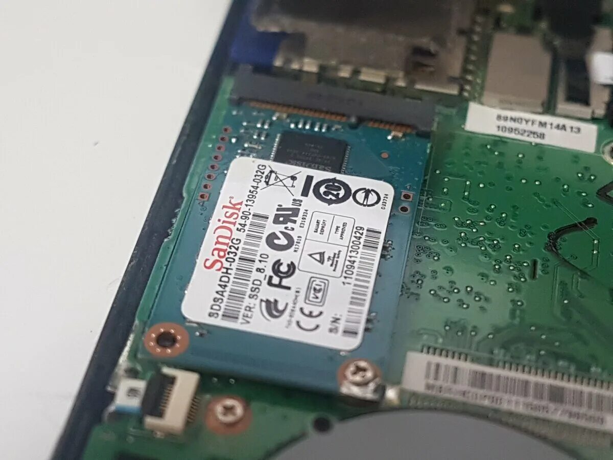 Ssd для v3 772g. Устройство acer m3 581 вид в разборе. Ssd диск acer. Ssd диск acer. Ssd диск acer.