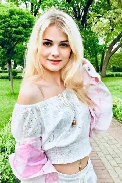 Вика тория из лайка. Вика тори. Вики тория. Вика тория тик ток. Вики тория.