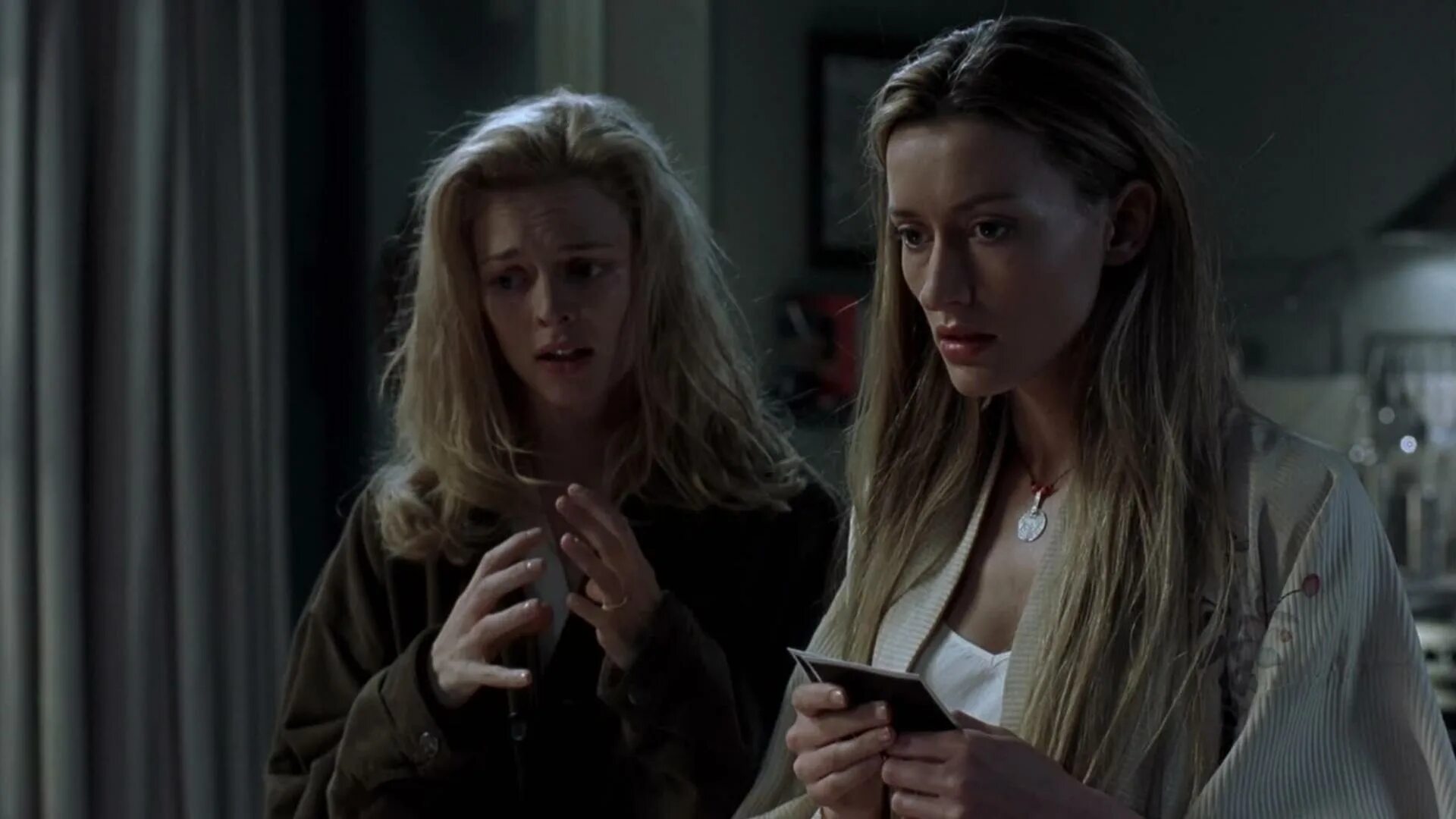 Softer movie. Элис и адам фильм. Брэд питт ограбление казино. Softer movie. Фильм с хизер грэм убей меня нежно.