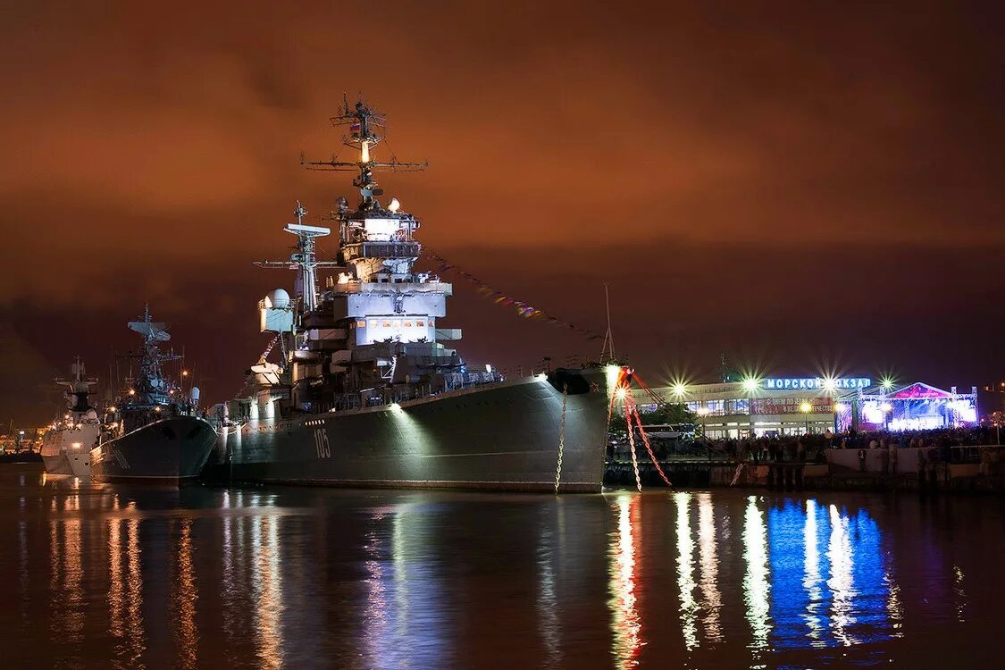 красивые флоты. адмирал чабаненко большой противолодочный корабль. красивые флоты. 1155 бпк кулаков. военный корабль в море.