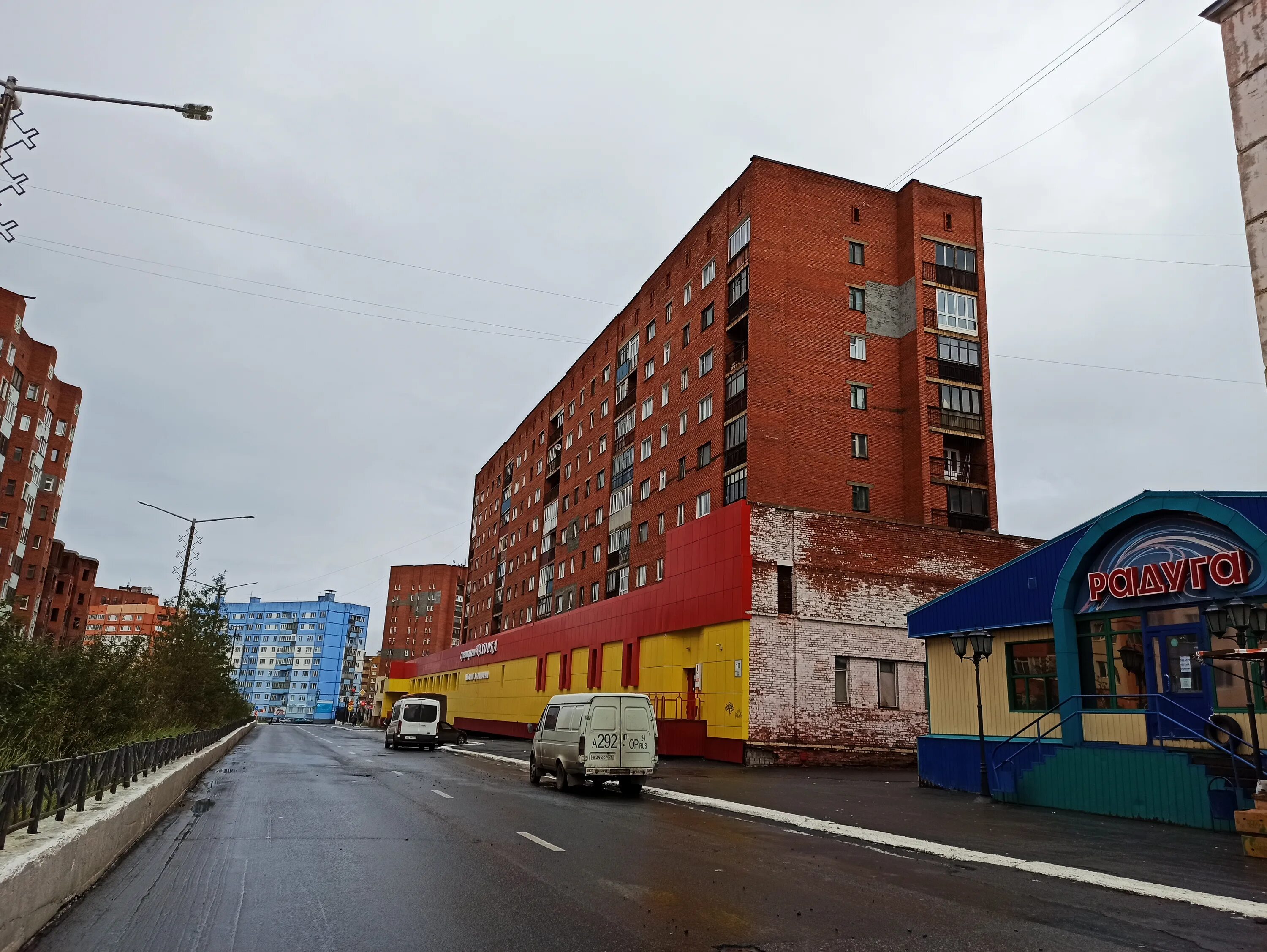 Дом серии 84 норильск. Норильск улица кирова. Норильск улица кирова 25. Норильск кирова 7. Норильск ул кирова.