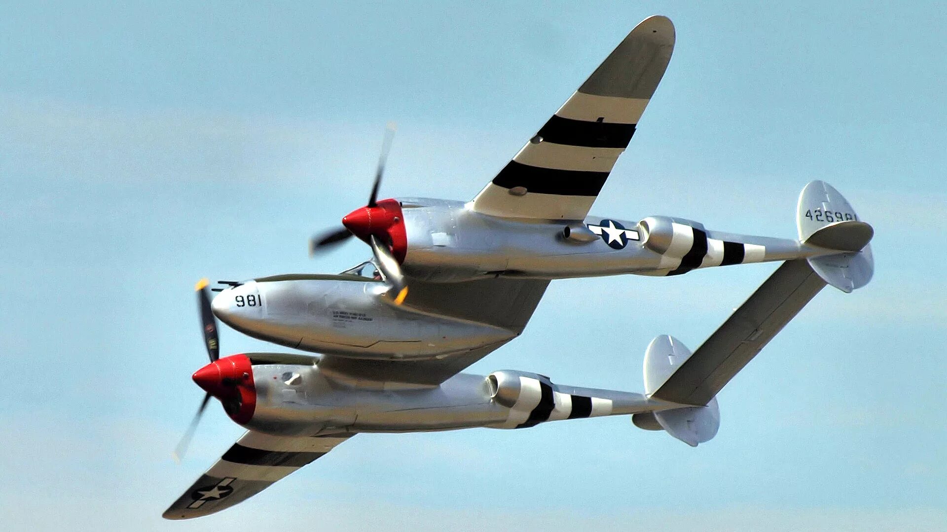 P lightning. Истребитель лайтнинг p38. самолет п 38 лайтинг. самолёт p-38 lightning. лайтинг p-38.