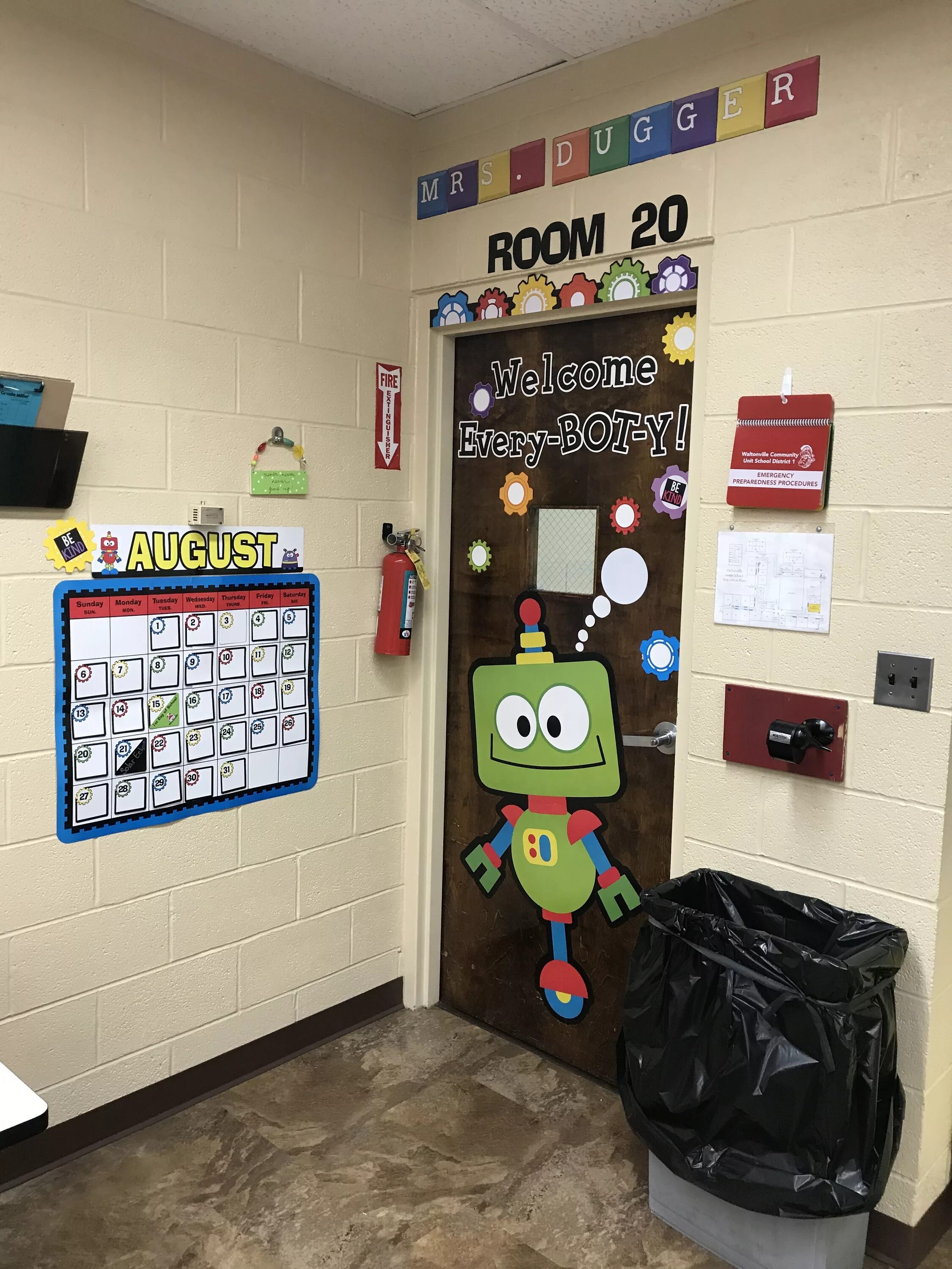 Every bot. Робот для украшения интерьера. робот дорс. дверь украсить робот. robotics classroom designing ideas.