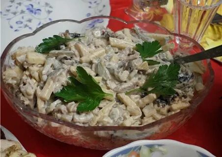 Салат с говядиной и грецкими