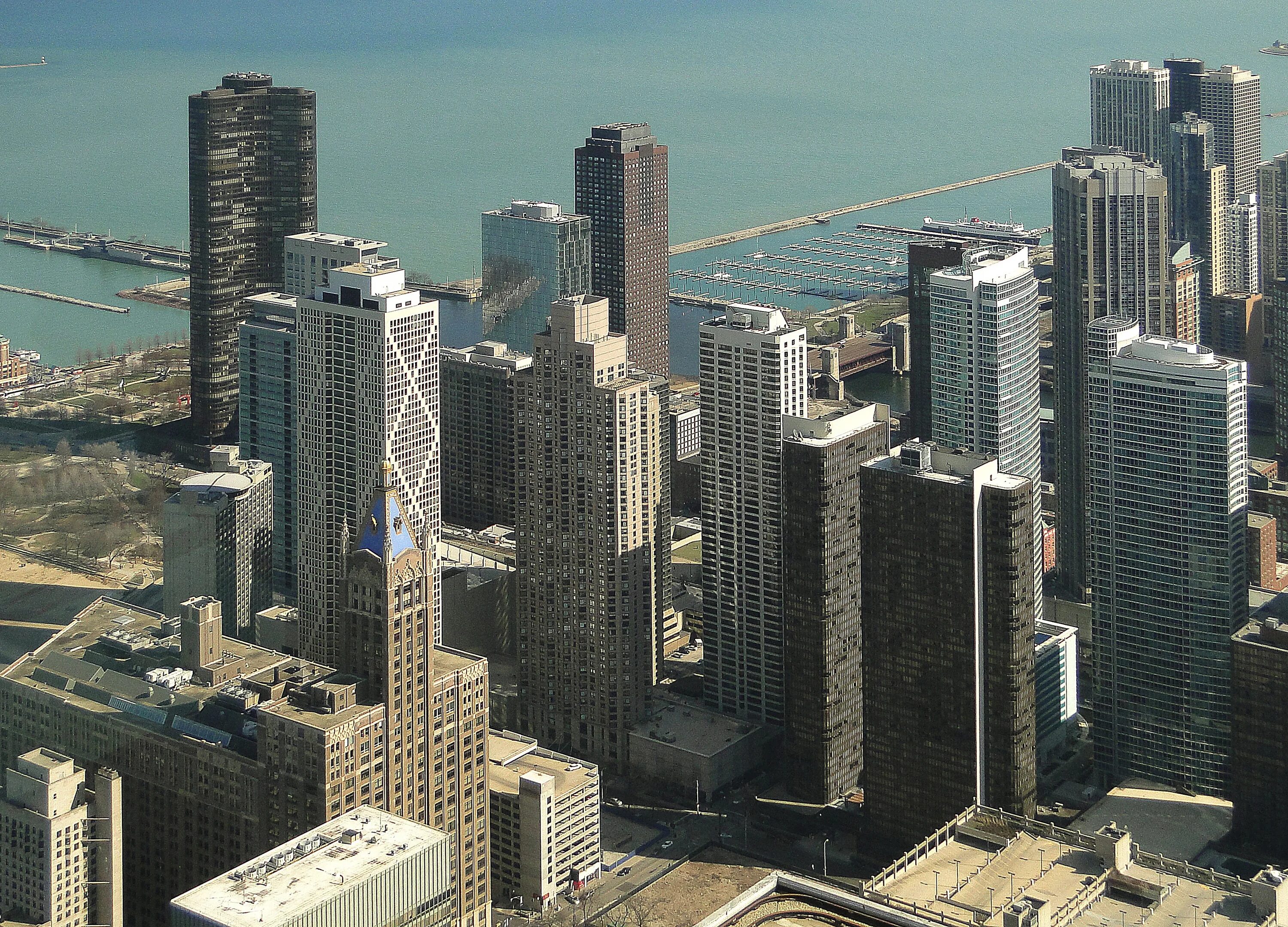 City stretch. Чикаго (Иллинойс) агломерация. Небоскребы Чикаго. Чикаго Салеван небоскреб. Иллинойс (небоскрёб).