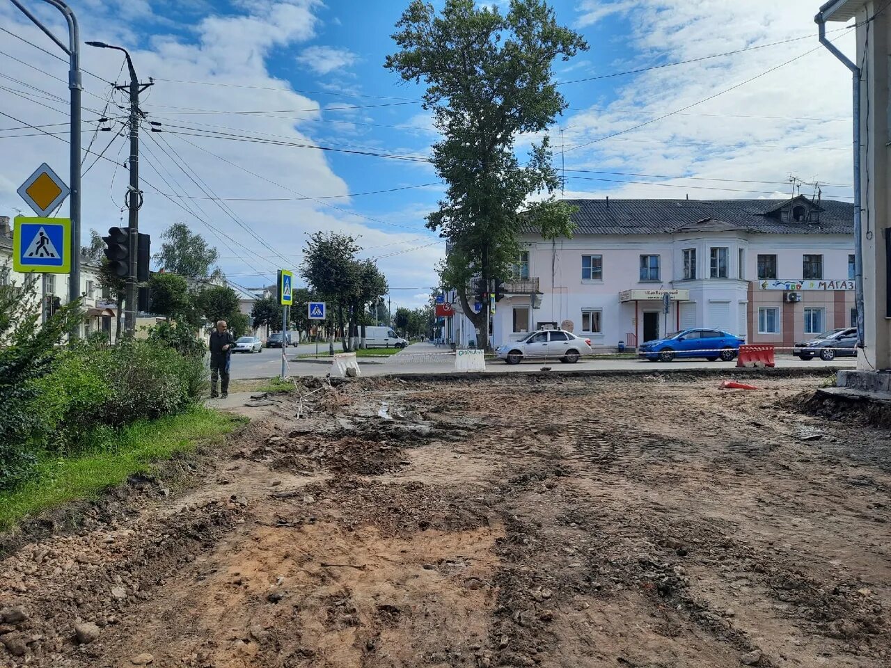 Г ржев мин дворы. Ржев тротуары сейчас. Ремонт домов ржев. Ржевская ремонт. Ленинград улица ржевская.