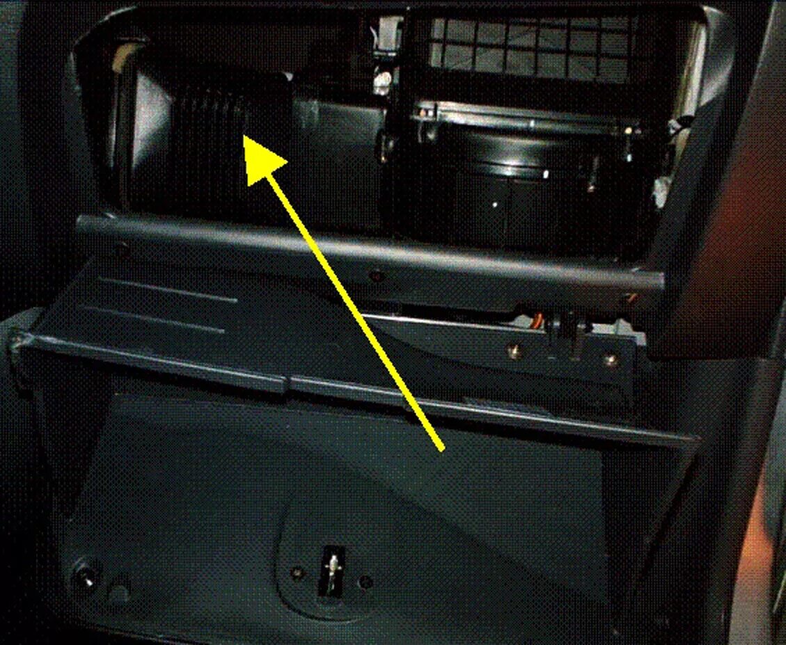 Замена салонного фильтра дэу матиз. Фильтр салона матиз 0. 8. Замена салонного фильтра дэу матиз. Дэу матиз 2007 года салонный фильтр.