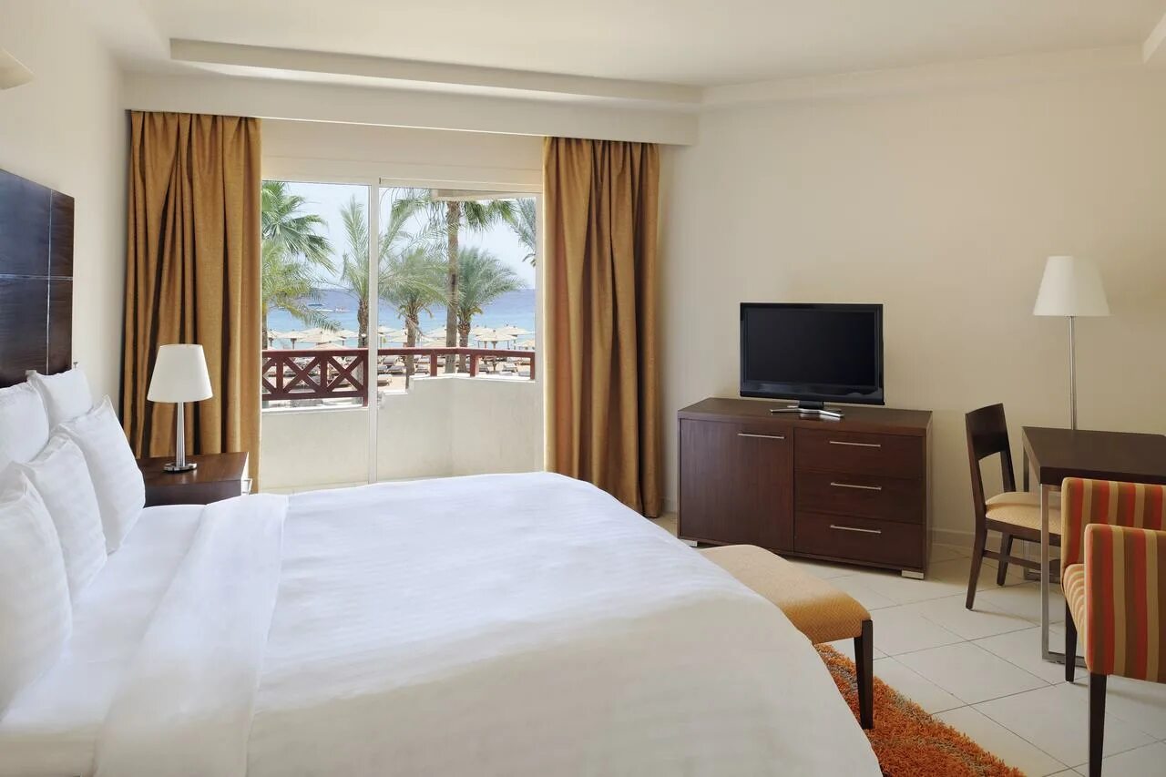 Bay beach resort 5. Променад Бич Резорт 5 Шарм-Эль-Шейх. Naama Bay Promenade Beach Resort managed by Accor. Naama Bay Promenade Resort 5*. Naama Bay Promenade Beach Resort (ex. Sharm el Sheikh Marriott Red Sea Resort) 5*.