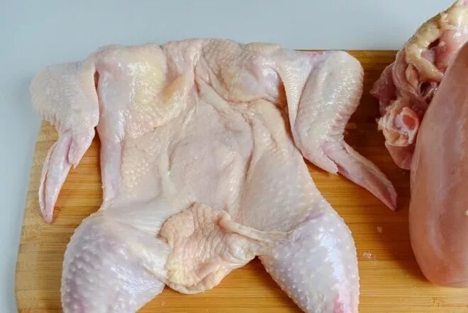 Запеченный цыпленок. Цыпленок табака (тапака). Курица пластом. Курица пластом. Курица без запекания.