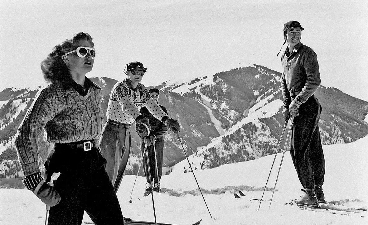Горнолыжные курорты ссср. Тони Зайлер горнолыжная одежда. Советский лыжный костюм. Советские горные лыжи.