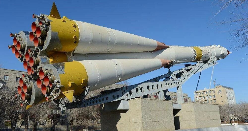 Читать книгу 100 великих рекордов военной техники Станислава Зигуненко : онлайн 