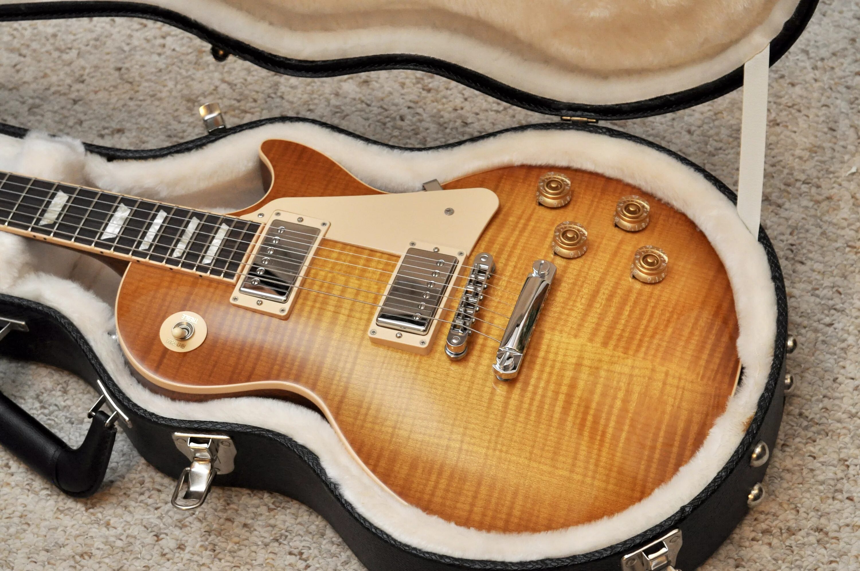 Gibson les paul vintage 70's. Gibson les paul tribute 2013. Gibson les paul junior. Gibson sg deluxe green. Gibson les paul tribute 70s.