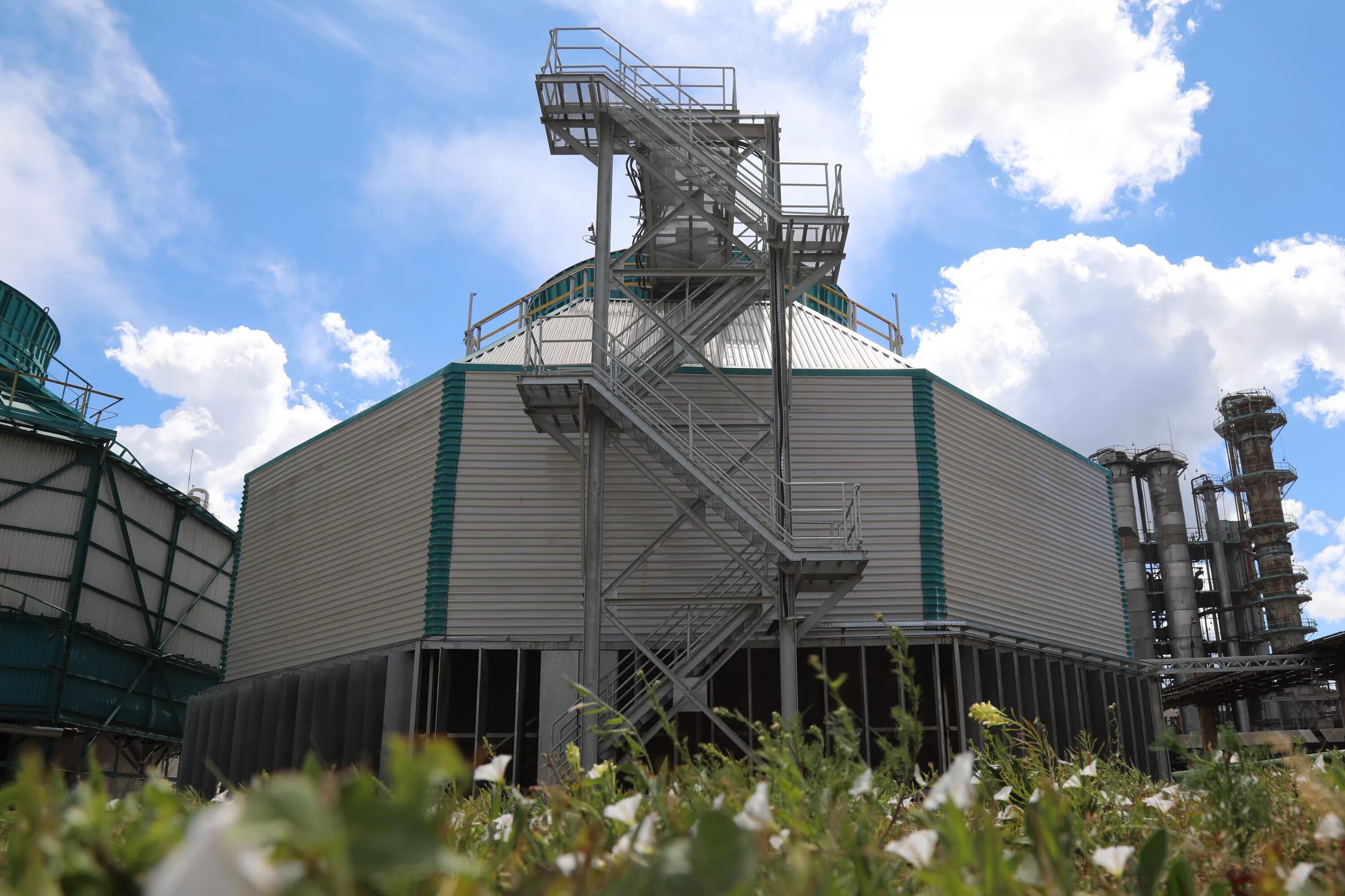 Синтез каучук сибур. Сибур тольятти. Завод сибур тольятти. Завод сибур тольятти. Сибур тольяттикаучук.