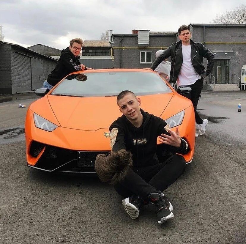 сколько лет гленту из команды а 4. сколько лет гленту из команды а 4. глинт друг влада а4. влад а4 и глент. глент блоггер.