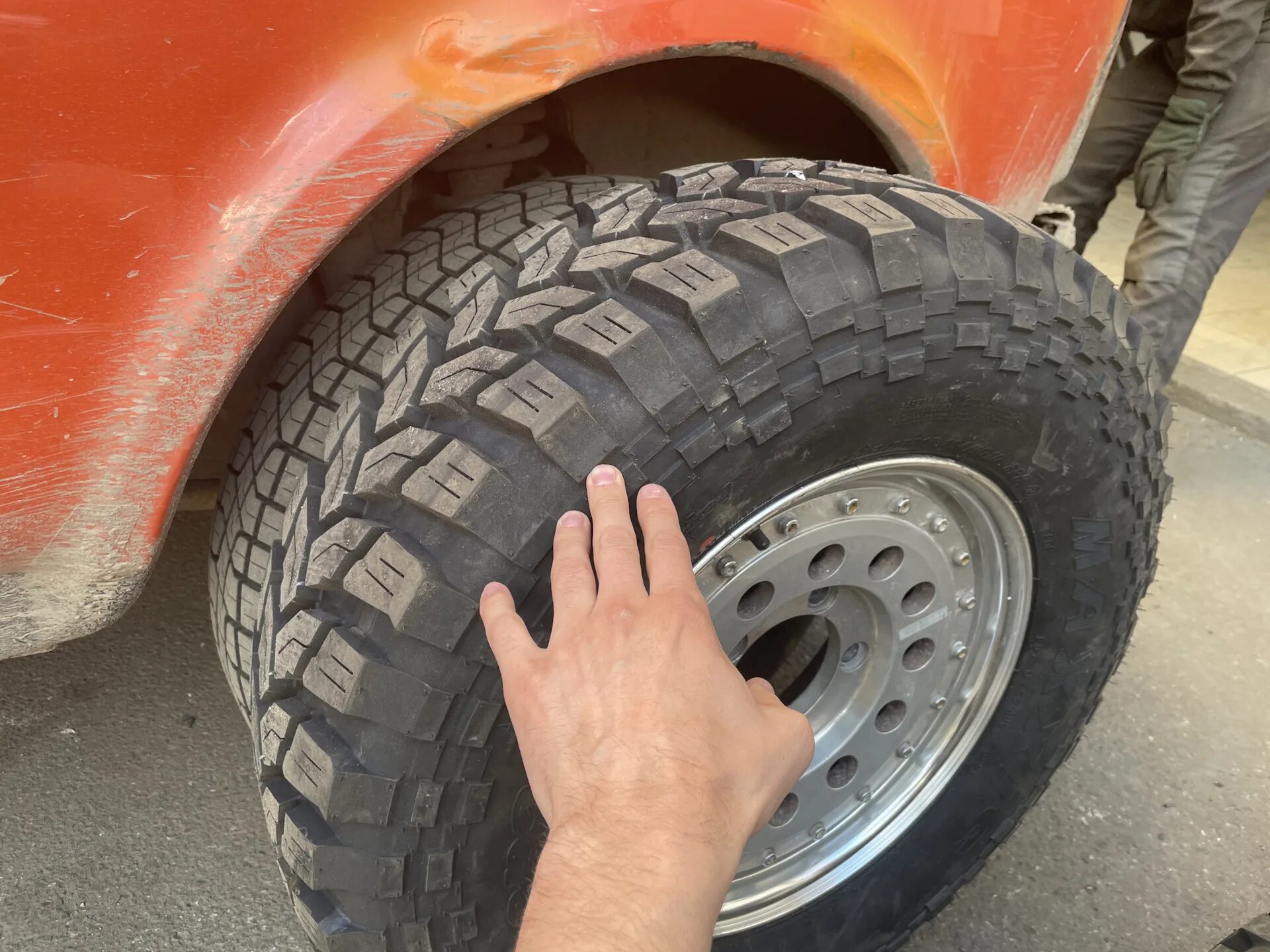 Шины maxxis 235. Maxxis premitra hp5. Шины maxxis 235. Шины maxxis 235. Максис арктик трекер ns3.