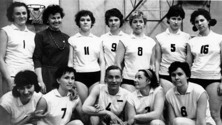 Спортсменка, чемпионка и красавица: волейбольное "золото" Ларисы Павловой - 30.0