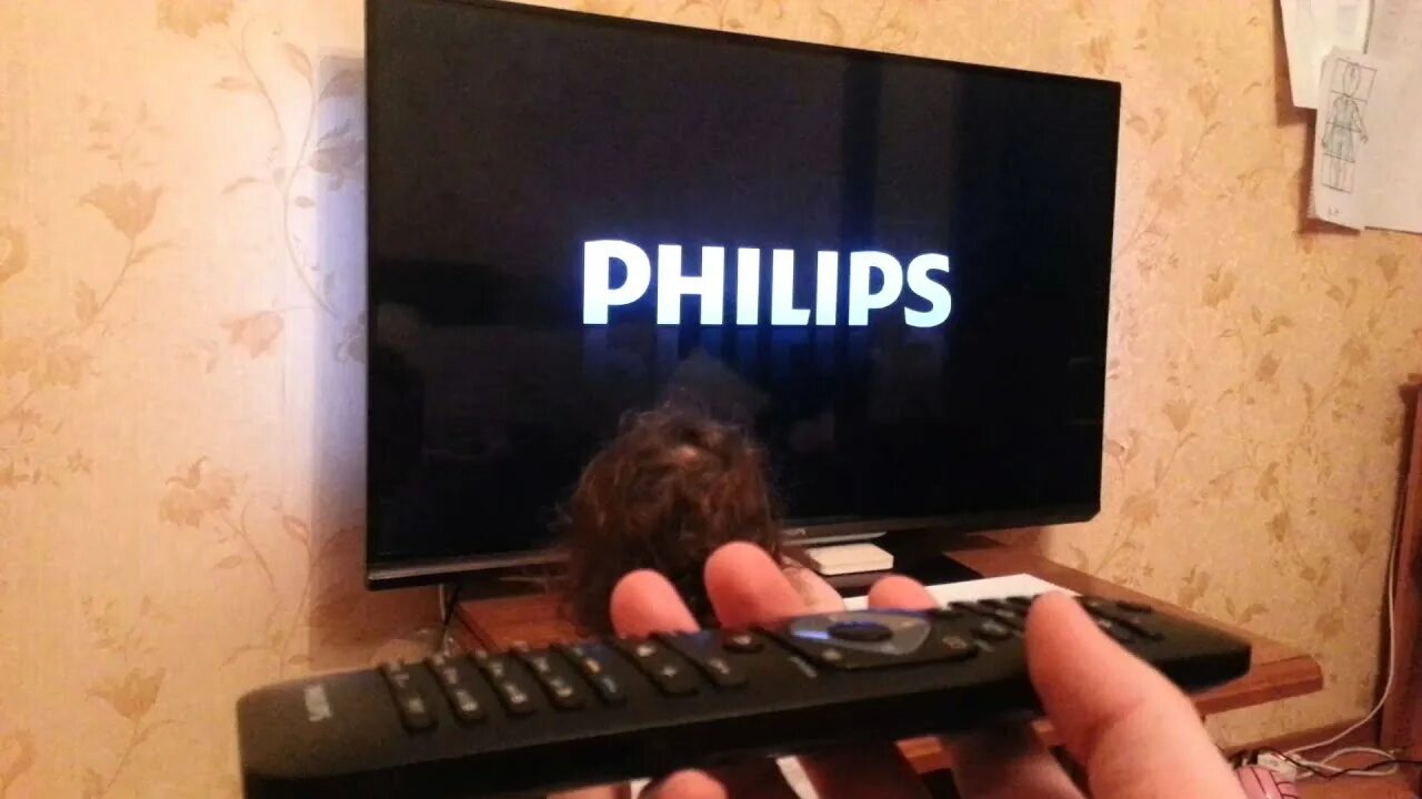 Телевизор Philips 47pfl5028t/60. Телевизор Philips 42pfl3605/60. Отключение подсветки на телевизоре Филипс. Филипс телевизор с подсветкой меню. Телевизор филипс выключается