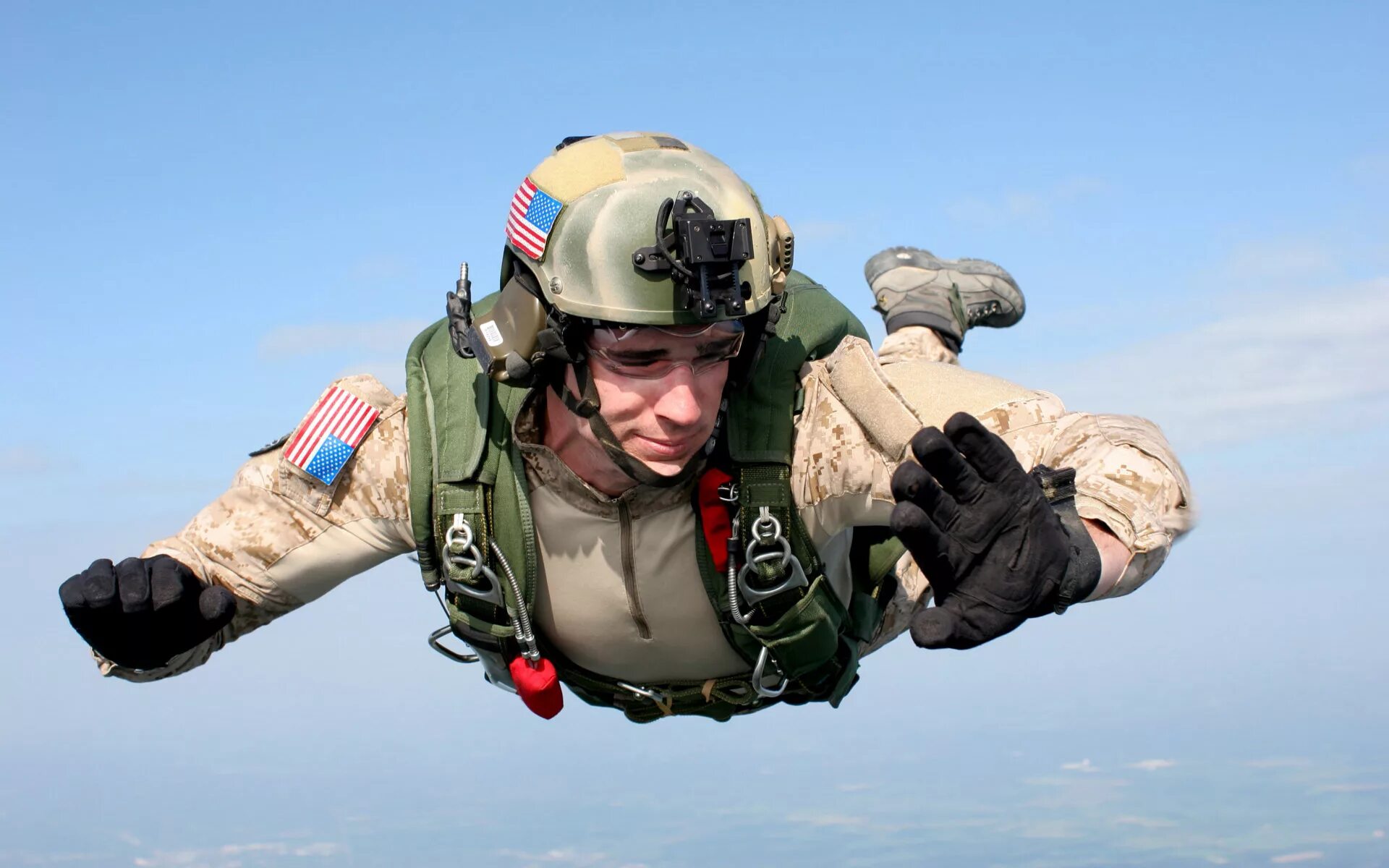 Парашют пилот. 9 секционный парашют. Парашют лётчика. Парашютист военный. Парашют лётчика.