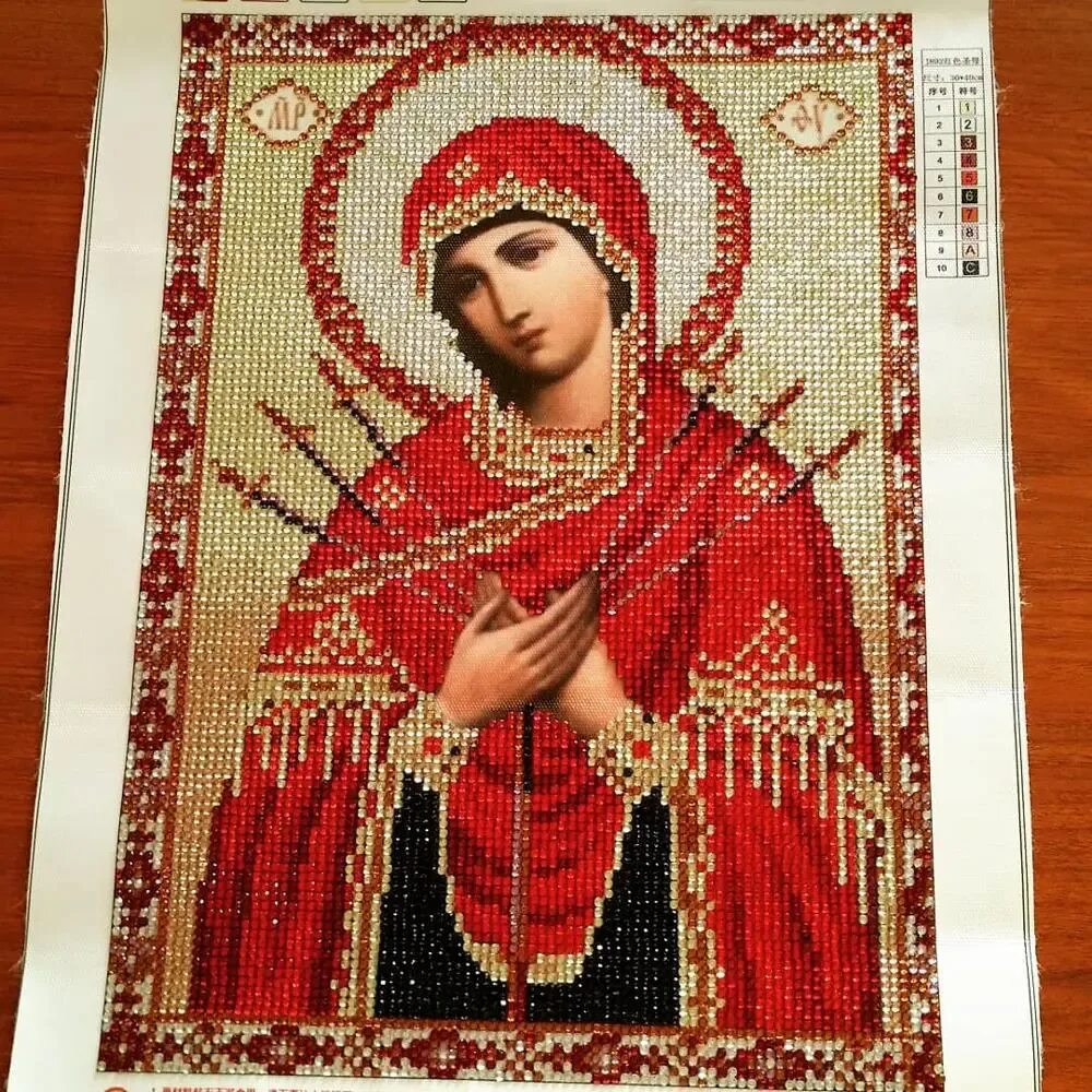 Вышивка стразами иконы. Вышивка стразами иконы. Икона алмазная бисером. Алмазная мозаика казанская божья матерь преобрана. Алмазная живопись иконы.