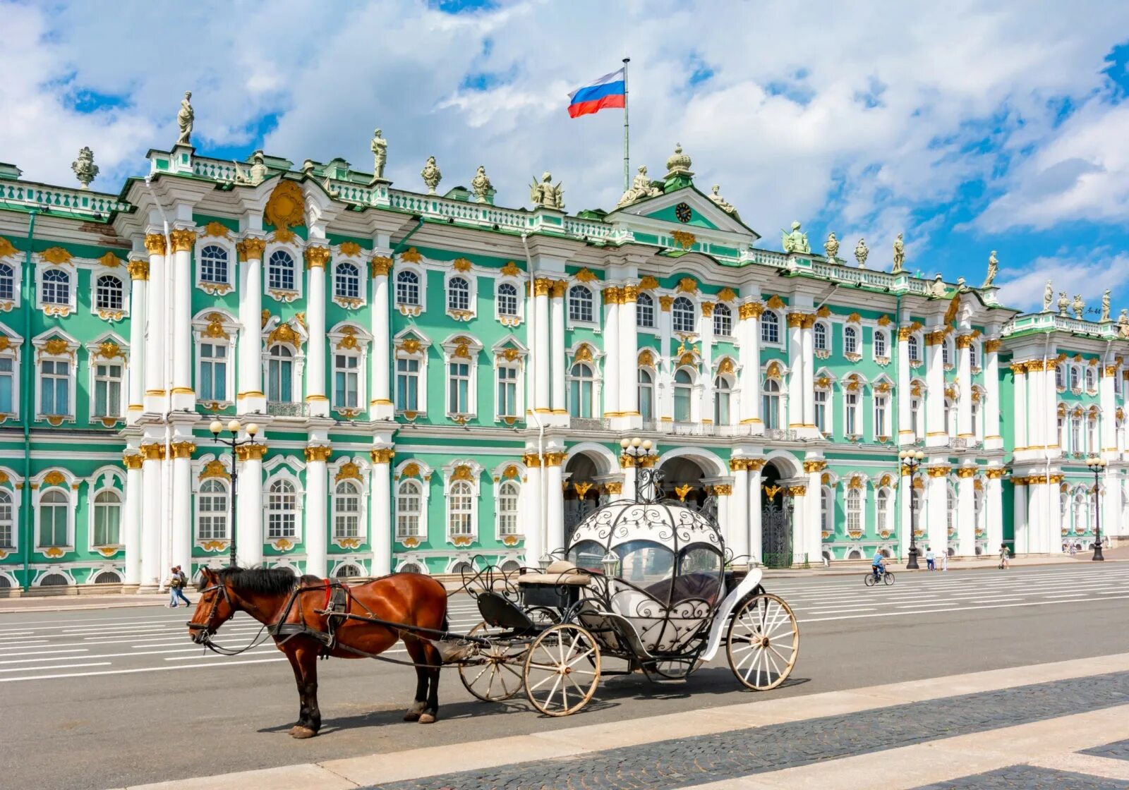 Зимнем дворце города санкт петербурга. Санкт-Петербург Эрмитаж зимний дворец. Эрмитаж зимний дворец. Зимний дворец Эрмитаж Растрелли. Музей в Питере Эрмитаж.