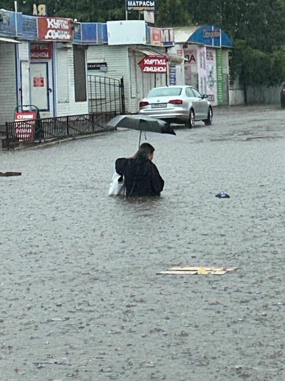 Где закончится дождь. Наводнение в Смоленске 18 августа. Сегодня дождь. Дождь прекратился. Дождь закончился.