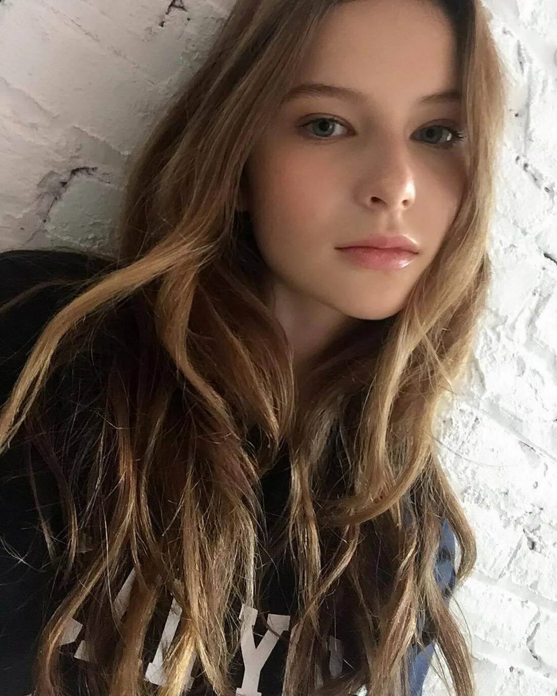 Амина макарова. Мэгги линдеманн макияж. Девушка 17 лет. Арина гордеева. Софа тарасова.