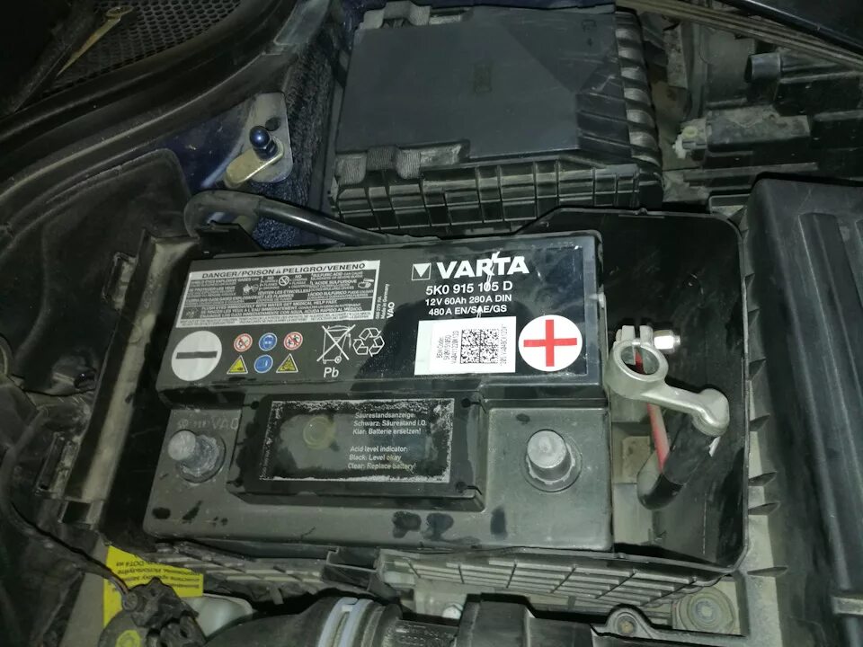 Volkswagen tiguan 2. Аккумулятор для фольксваген тигуан. 4 акб. Аккумулятор для фольксваген тигуан. Tiguan 2 2013 аккумулятор.