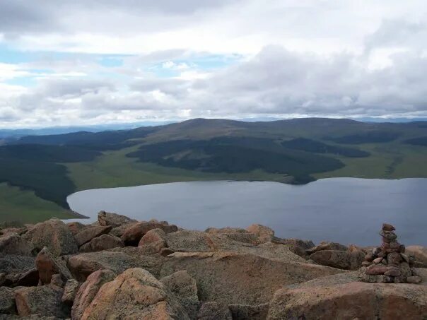 Хол гора. Озеро сут-Холь Тыва. Сут-хол гора Кызыл-Тайга. Тыва сут-хол кожуун. Далай Тыва озеро.