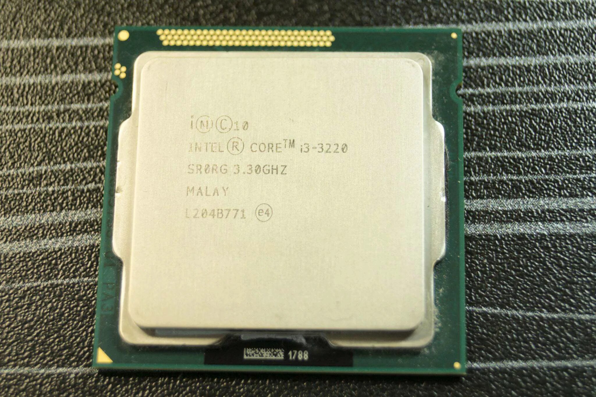 3220 сокет. Процессор Intel Core i3-3220. Intel Core i3-3220 lga1155, 2 x 3300 МГЦ. Intel Core i3-3220 CPU. Intel® Core™ i3-3220 3.30GHZ.