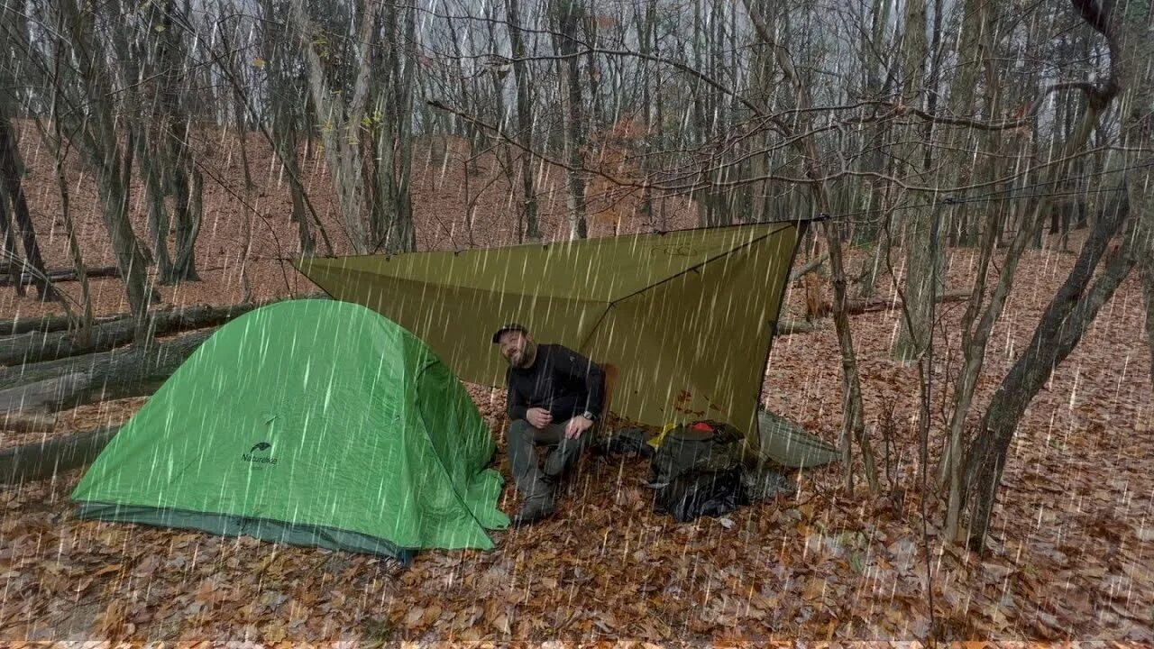 And rain camp. Туристическая палатка на природе. Кемпинг в дождь. And rain camp. Дождь палатка.