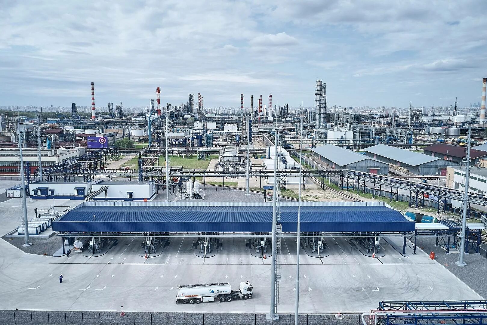 Капотня в москве завод нефтеперерабатывающий. Московский нпз купн. Нпз газпромнефть москва. Ппо «московского нпз». Нефтеперерабатывающий завод котельники.