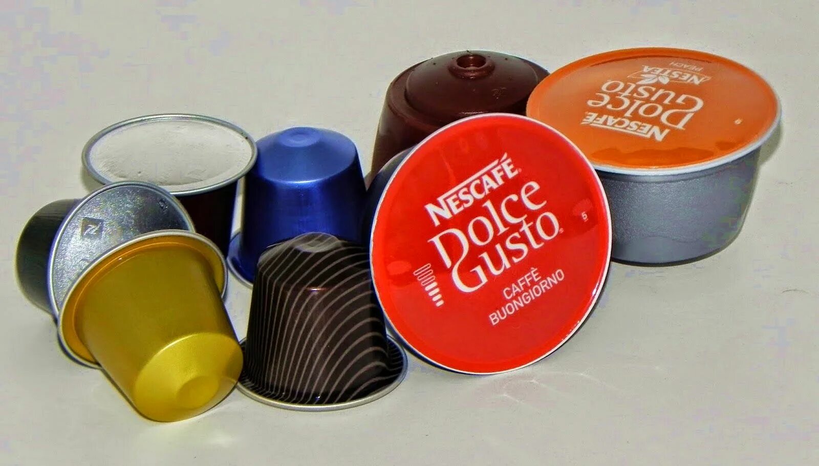 Капсулы неспрессо и дольче густо разница. Nespresso dolce gusto. nespresso капсулы дольче. капсулы неспрессо дольче густо. капсулы нескафе неспрессо.