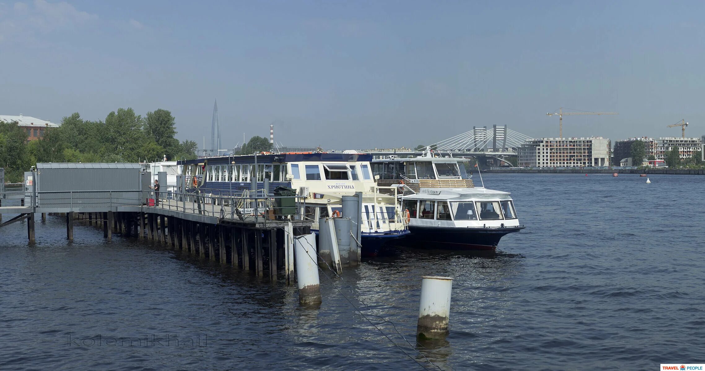 речной трамвайчик конкорд. набережная причал. спб синопская набережная причал. причал синопская набережная. набережная причал.